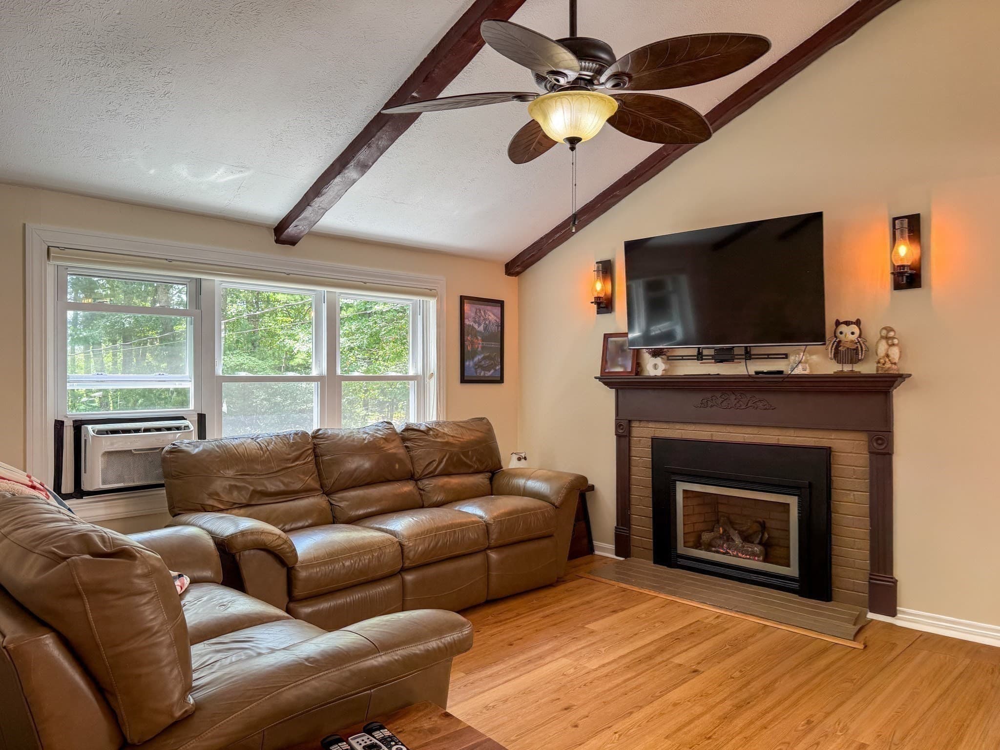 Single Family Residence at 617 Marys Pond Rd, Rochester MA 02770, Rochester, photo 9 of 15
