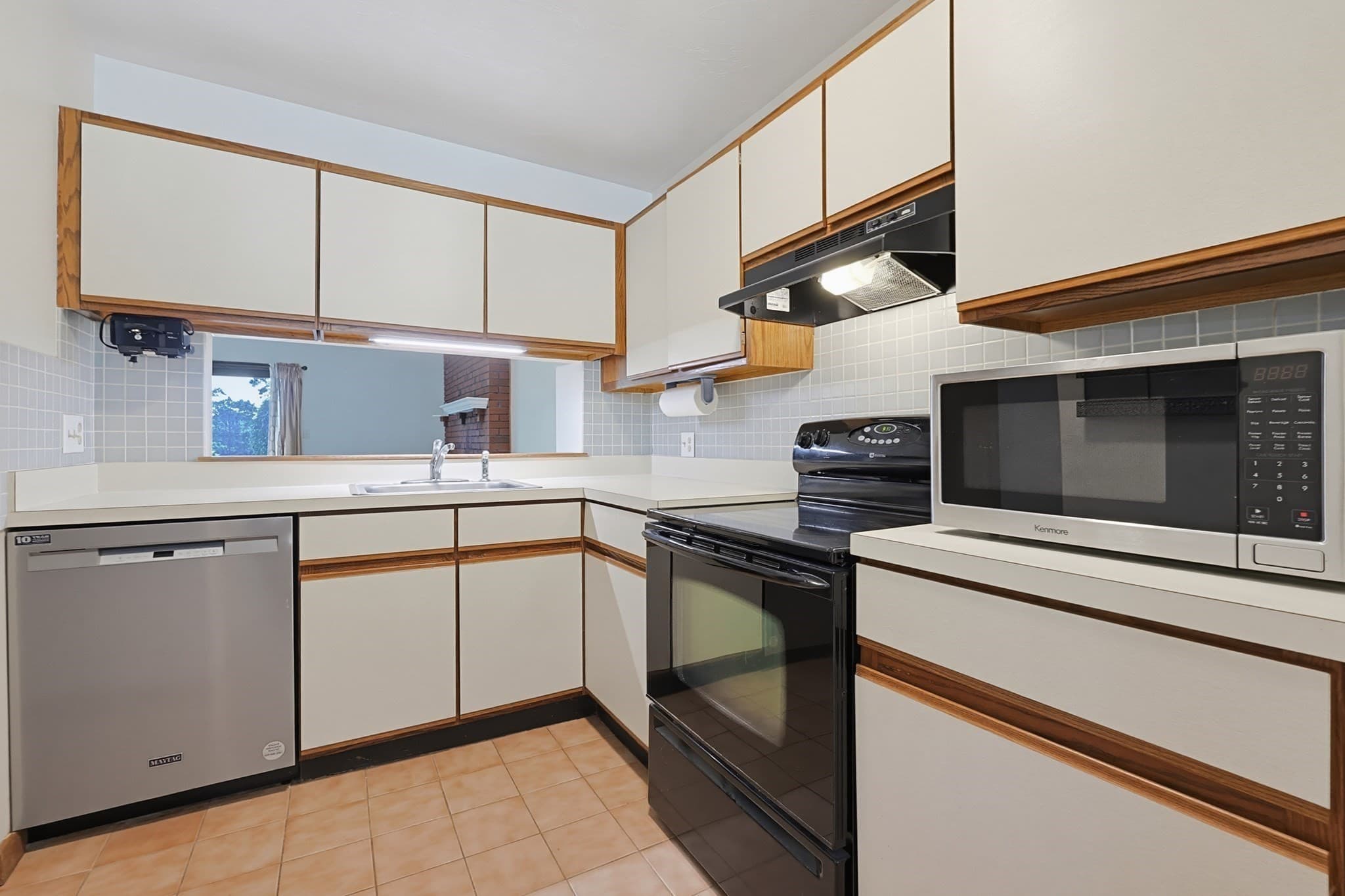 Condominium at 129 Highwood Drive # 129, Franklin MA 02038, Franklin, photo 9 of 37