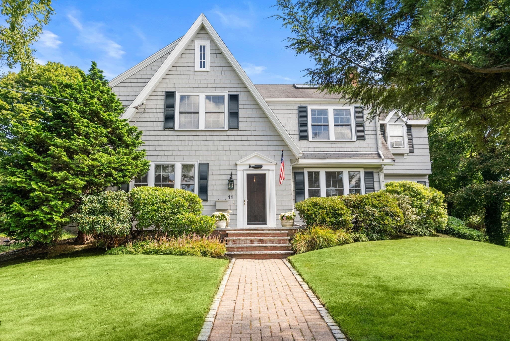 11 Hillcrest Rd, Marblehead MA 01945
