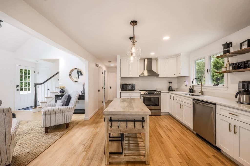 Single Family Residence at 35 Pinecrest Ave, Mashpee MA 02649, photo 7 of 39