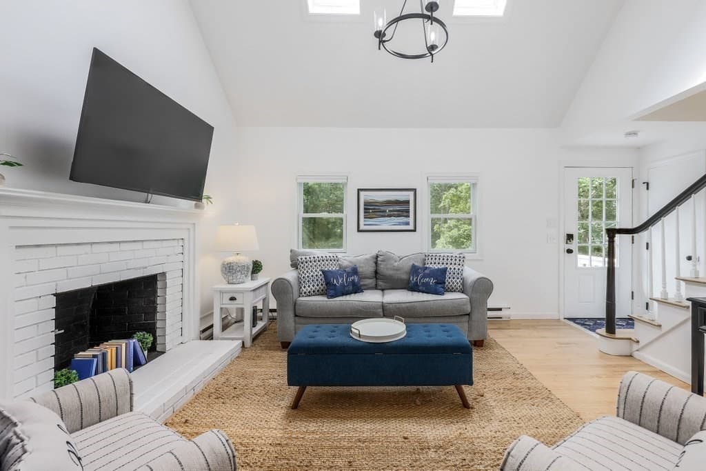 Single Family Residence at 35 Pinecrest Ave, Mashpee MA 02649, photo 5 of 39