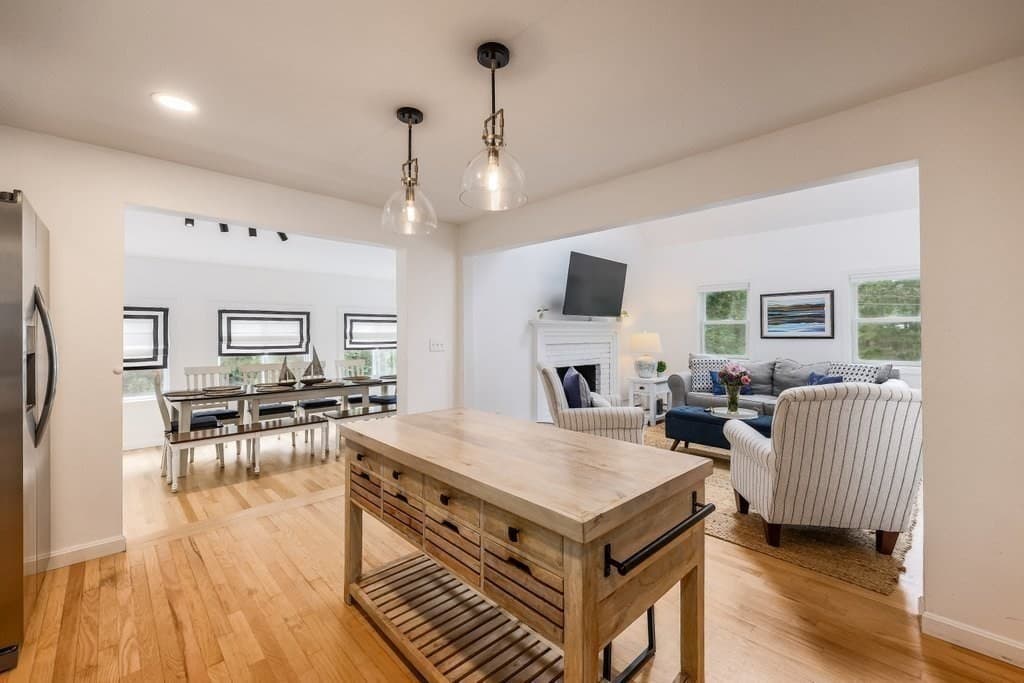 Single Family Residence at 35 Pinecrest Ave, Mashpee MA 02649, photo 10 of 39