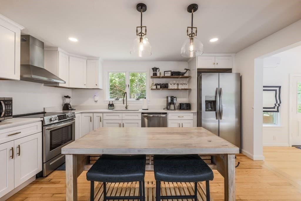 Single Family Residence at 35 Pinecrest Ave, Mashpee MA 02649, photo 8 of 39