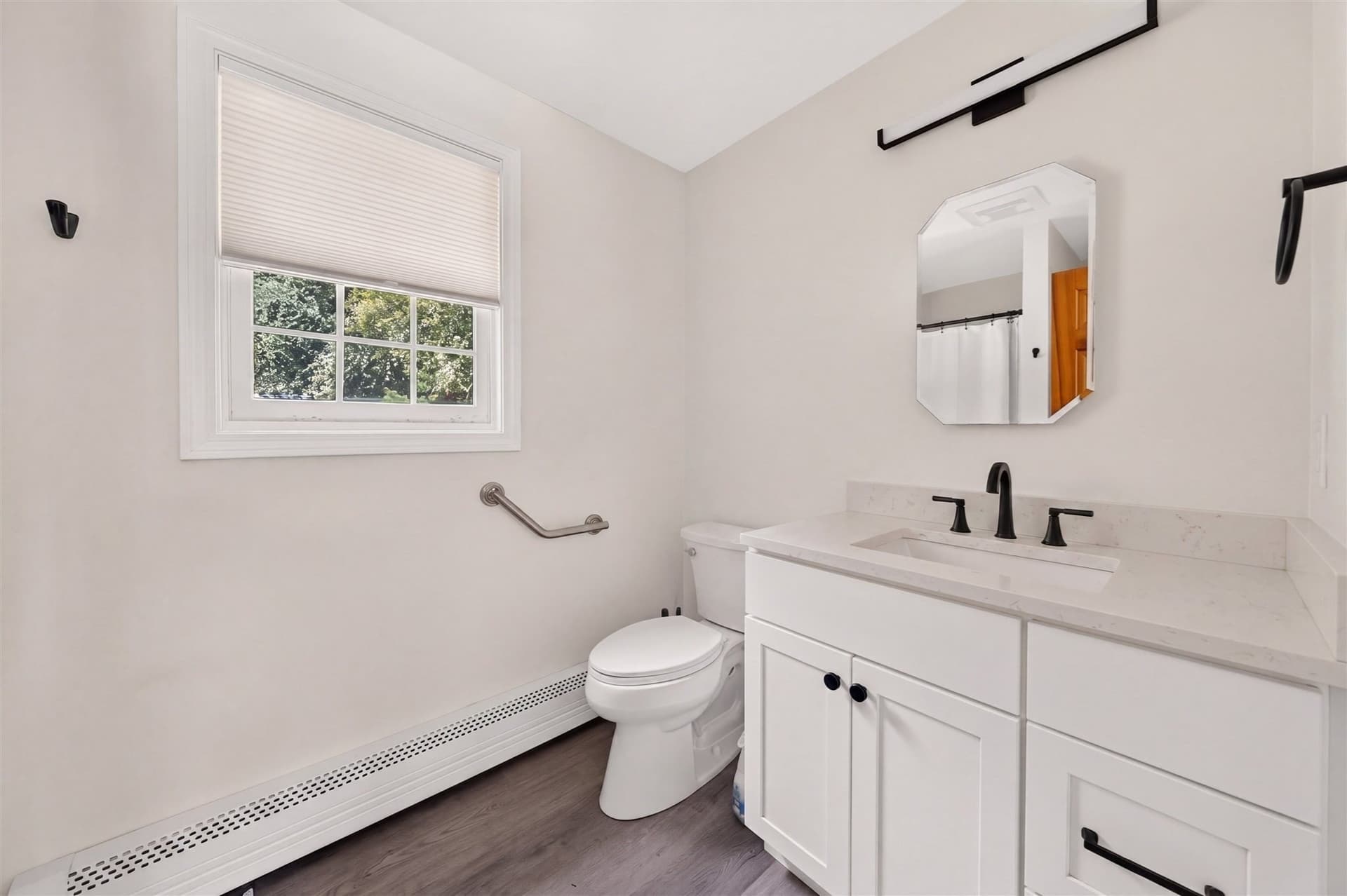 Single Family Residence at 32 Slades Farm Ln, Dartmouth MA 02748, photo 16 of 39