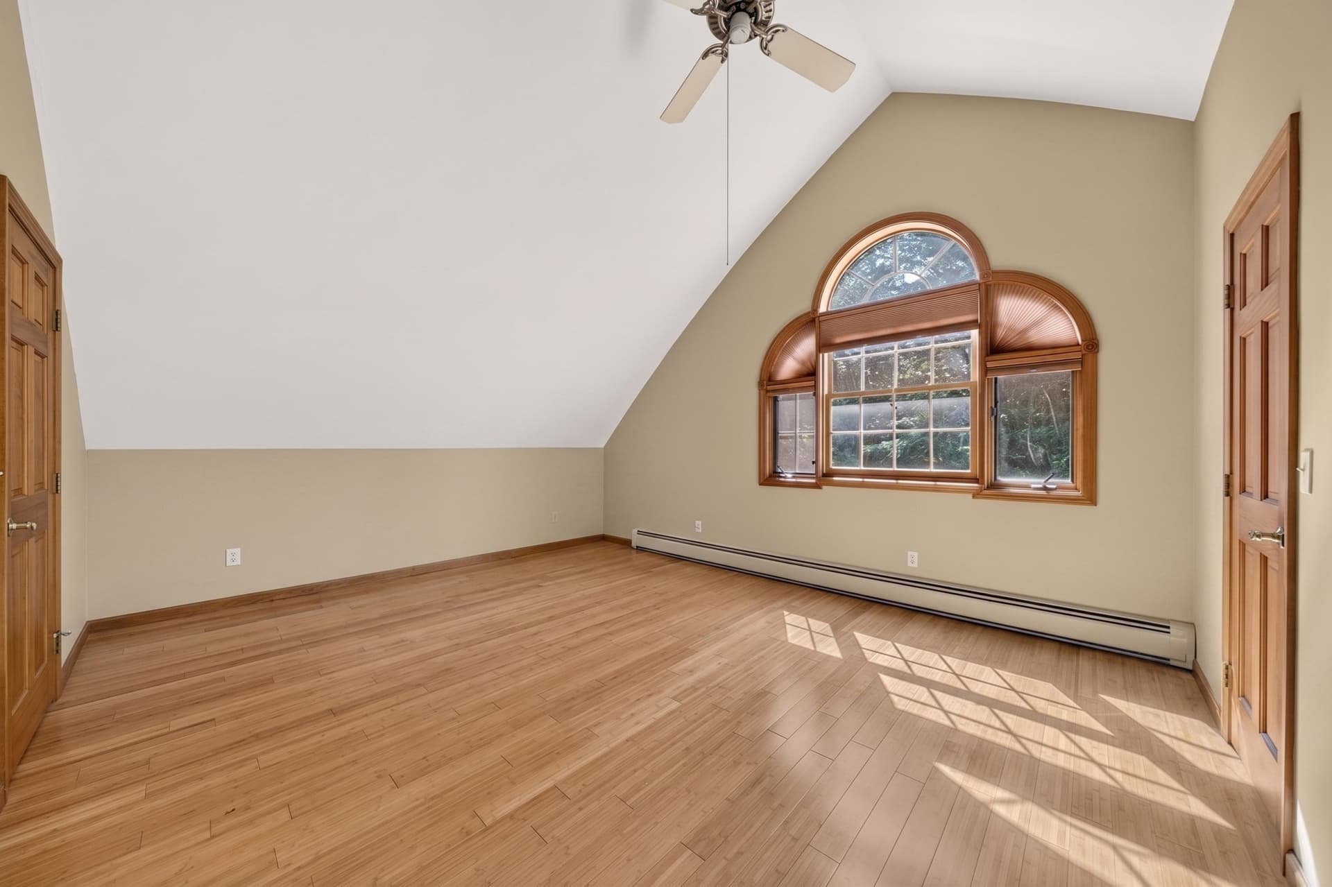 Single Family Residence at 32 Slades Farm Ln, Dartmouth MA 02748, photo 22 of 39