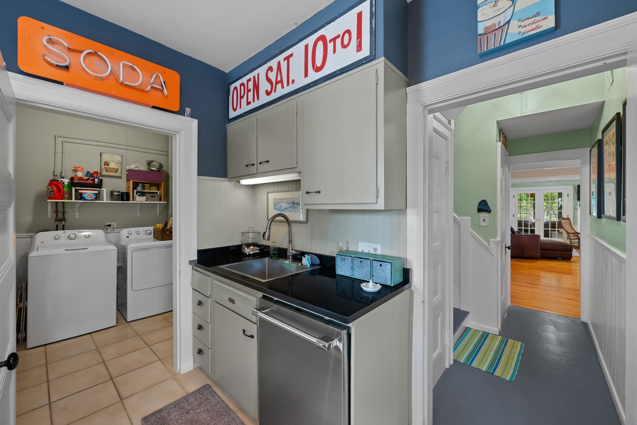 Single Family Residence at 25 Kenwood Ave, Worcester MA 01605, Worcester, photo 7 of 39