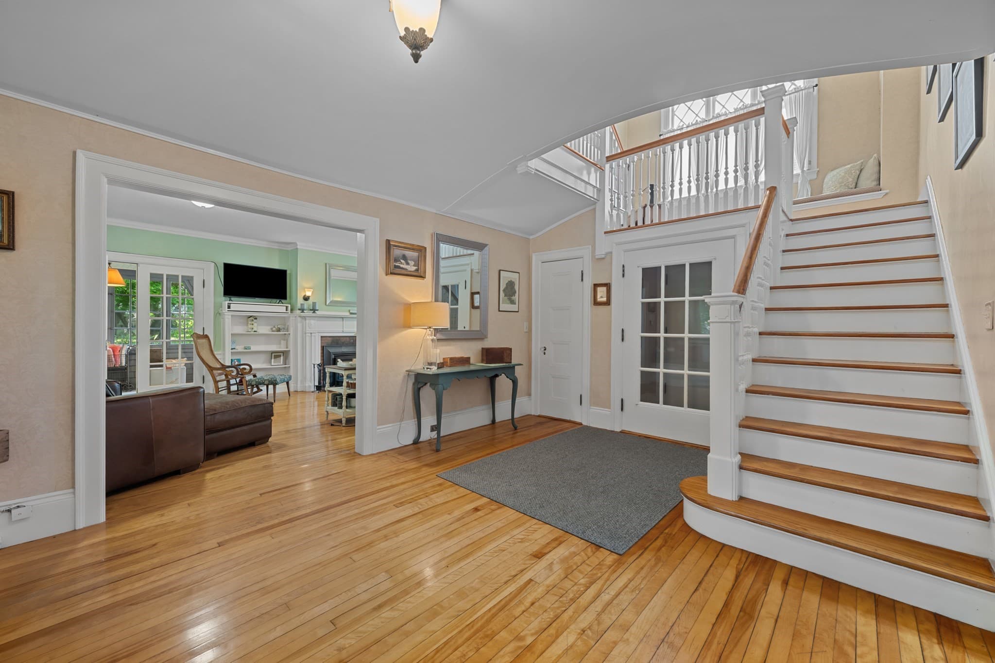Single Family Residence at 25 Kenwood Ave, Worcester MA 01605, Worcester, photo 3 of 39