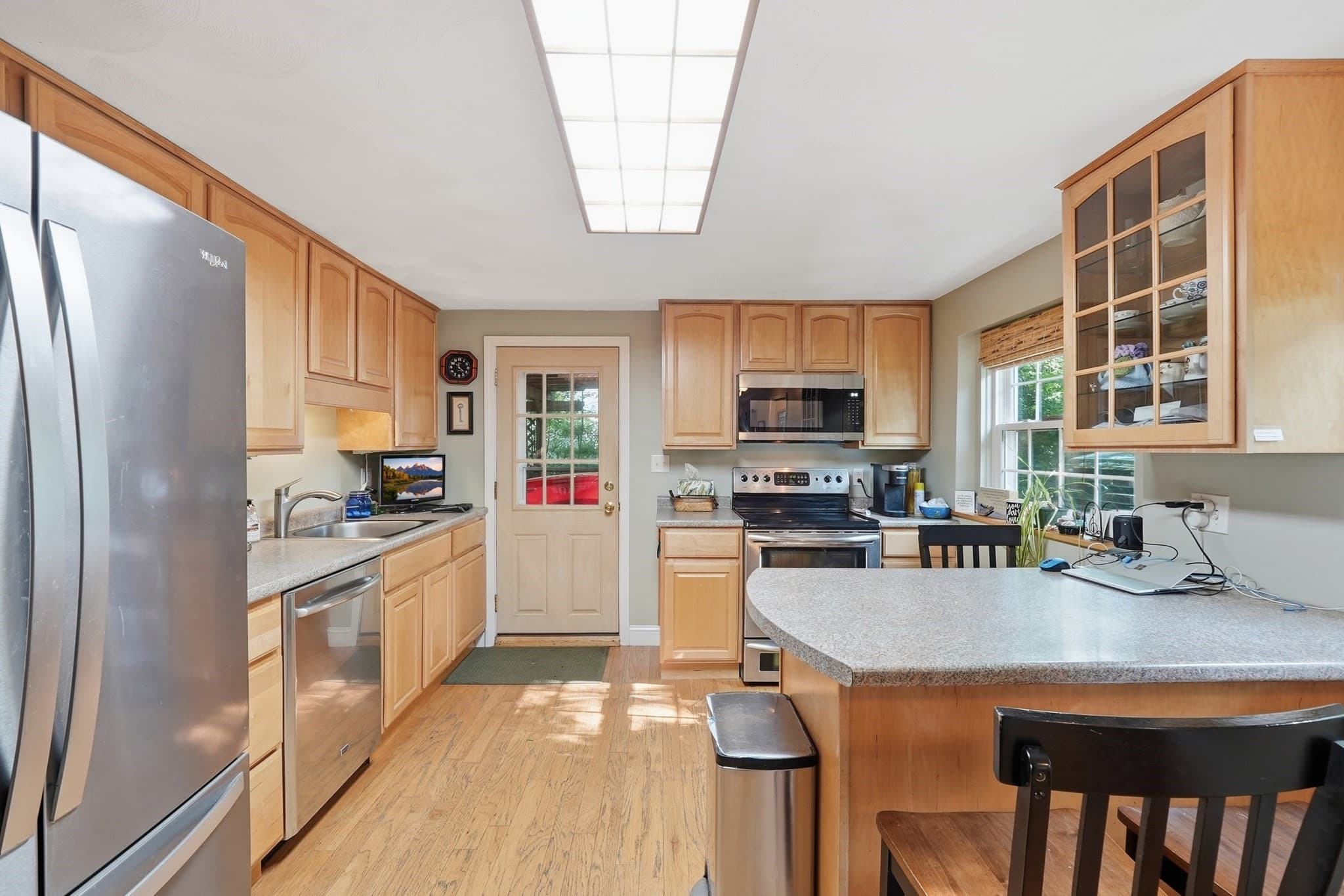 Single Family Residence at 137 Parker Rd, Lancaster MA 01523, Lancaster, photo 5 of 35