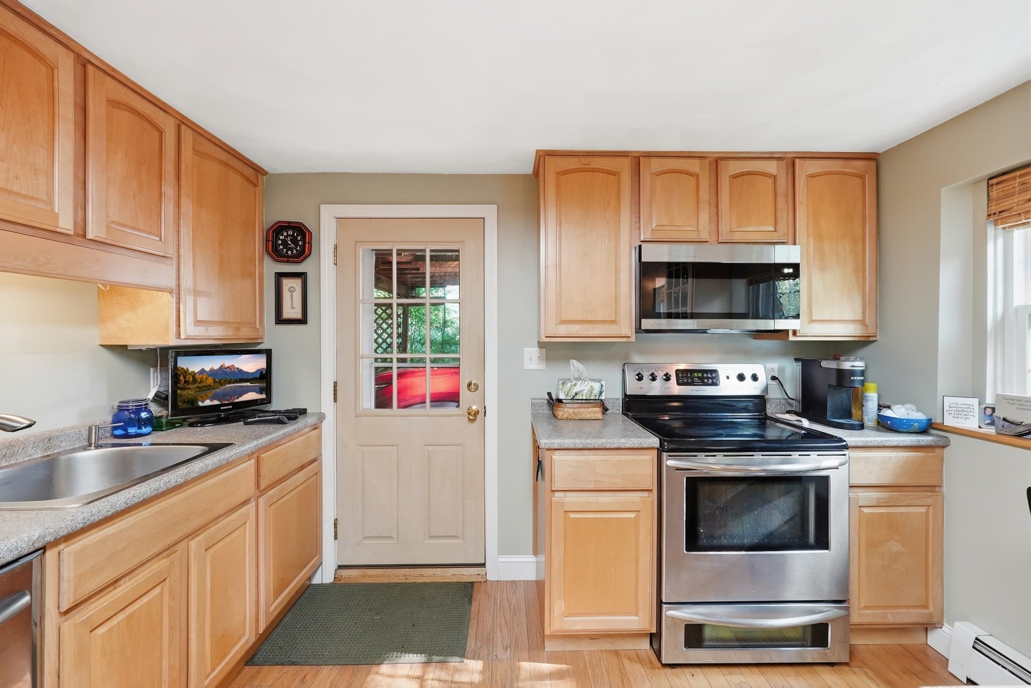 Single Family Residence at 137 Parker Rd, Lancaster MA 01523, Lancaster, photo 8 of 35
