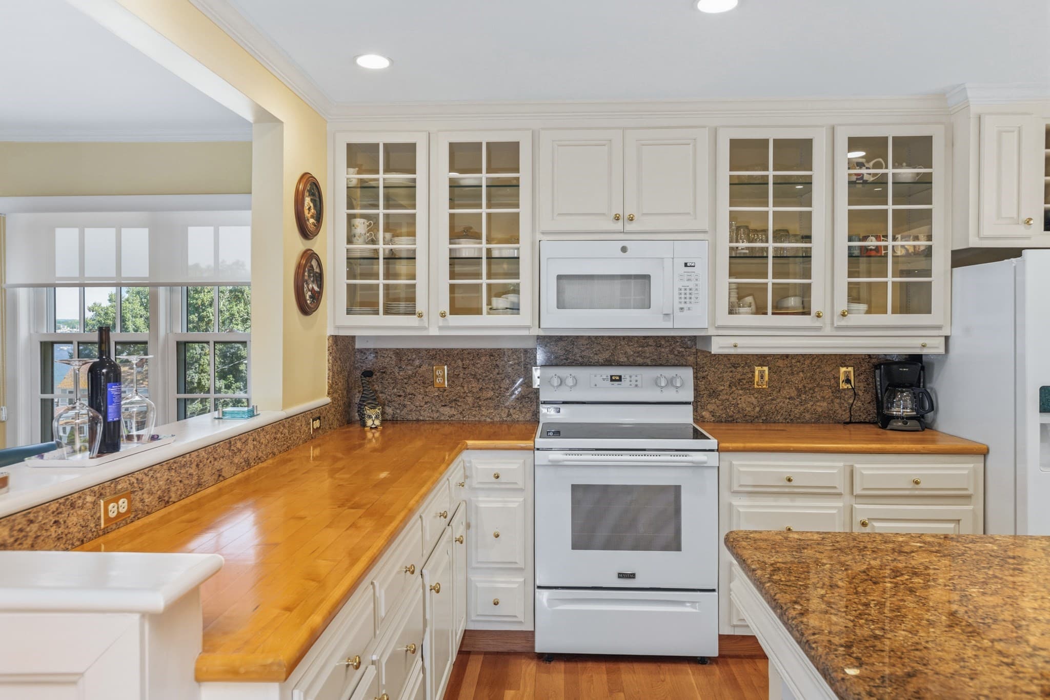 Single Family Residence at 2 Stone Ter, Marblehead MA 01945, Marblehead, photo 8 of 23