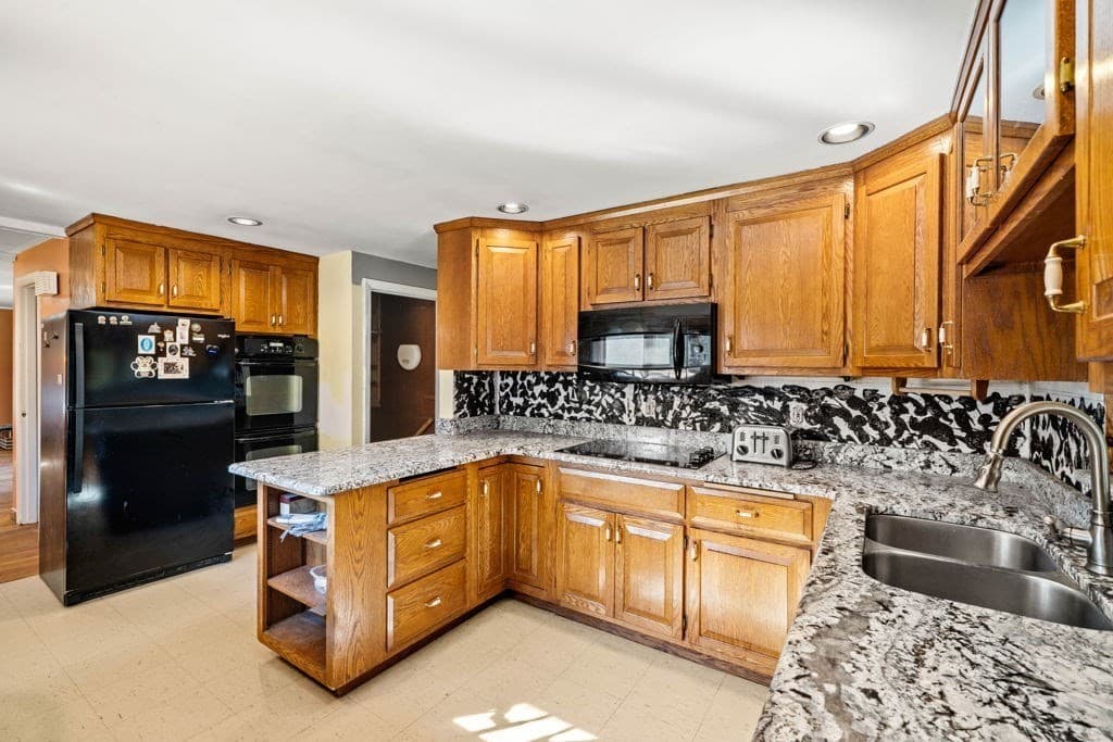 Single Family Residence at 239 Lovers Ln, Haverhill MA 01830, Haverhill, photo 19 of 23