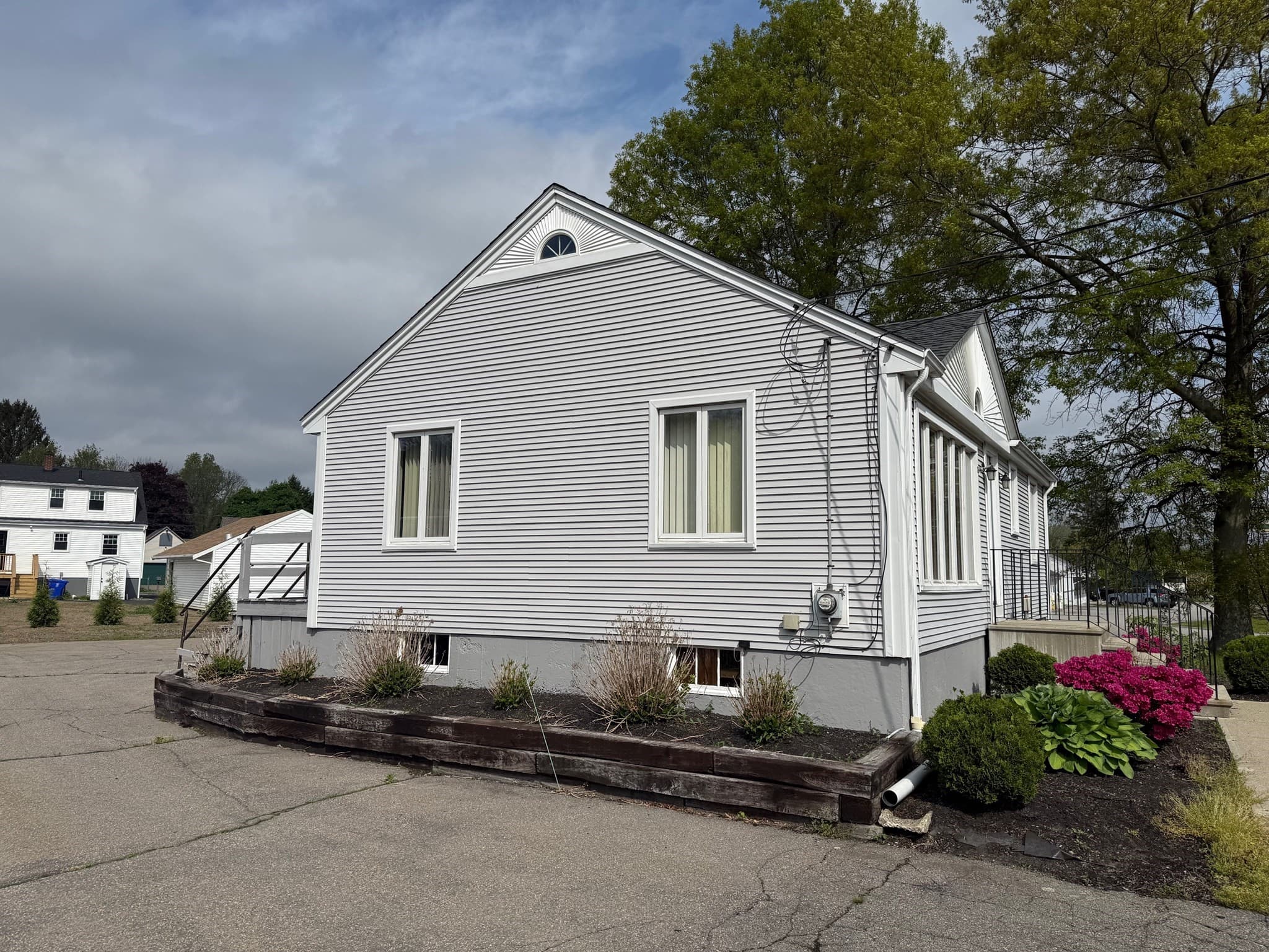 Single Family Residence at 561 County St., Taunton MA 02780, photo 2 of 16