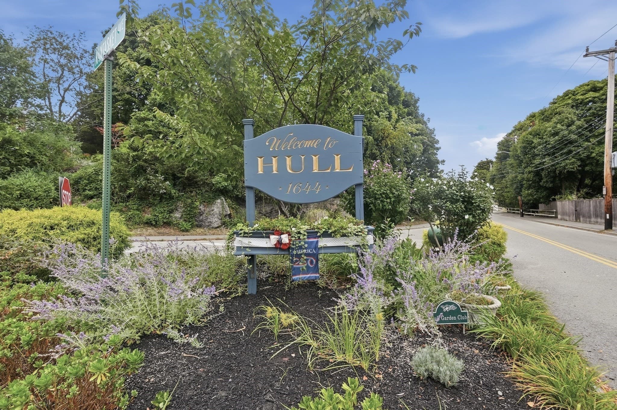 Condominium at 26 School St # 204, Hull MA 02045, Hull, photo 2 of 36