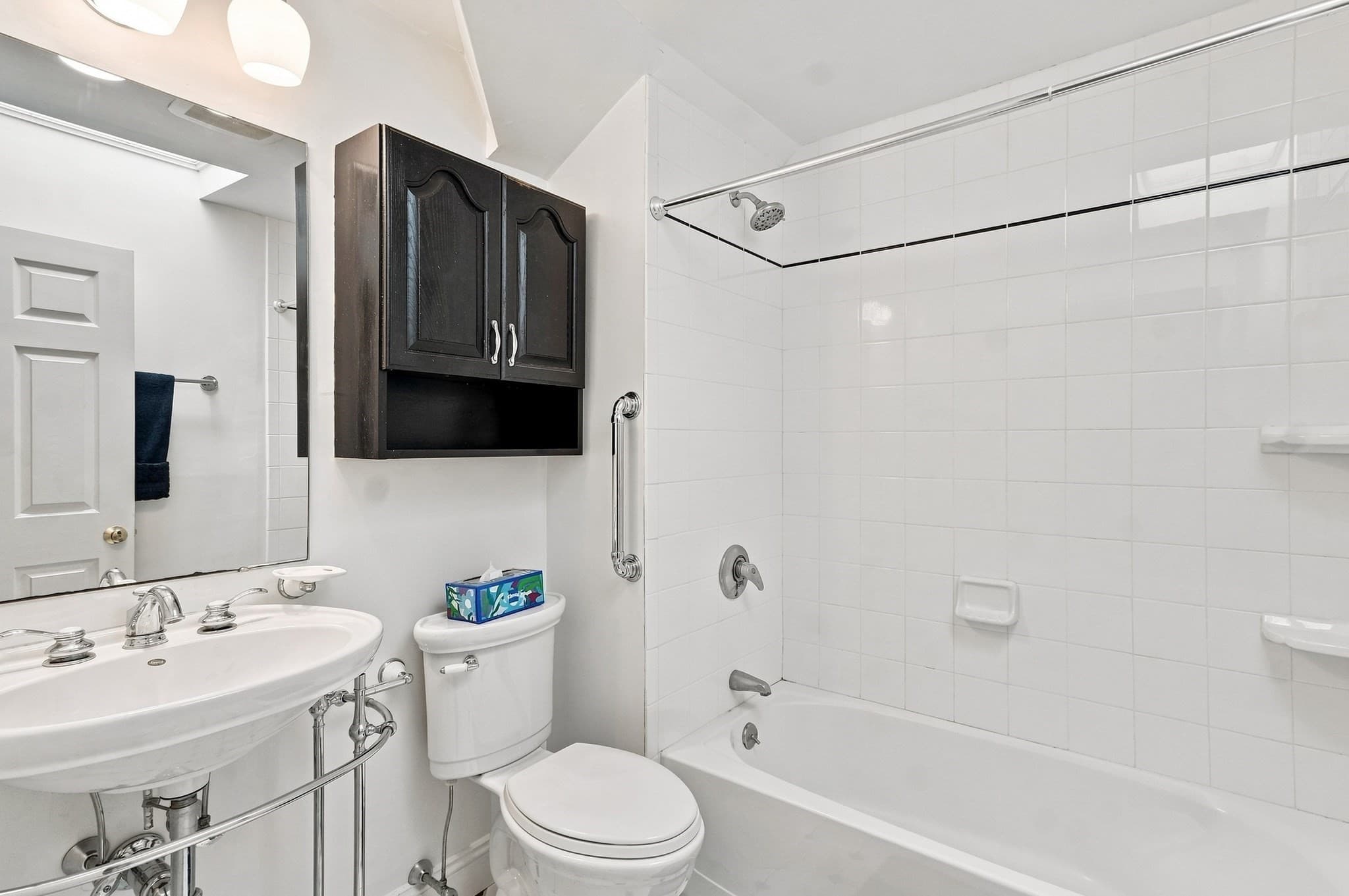 Condominium at 26 School St # 204, Hull MA 02045, Hull, photo 18 of 36
