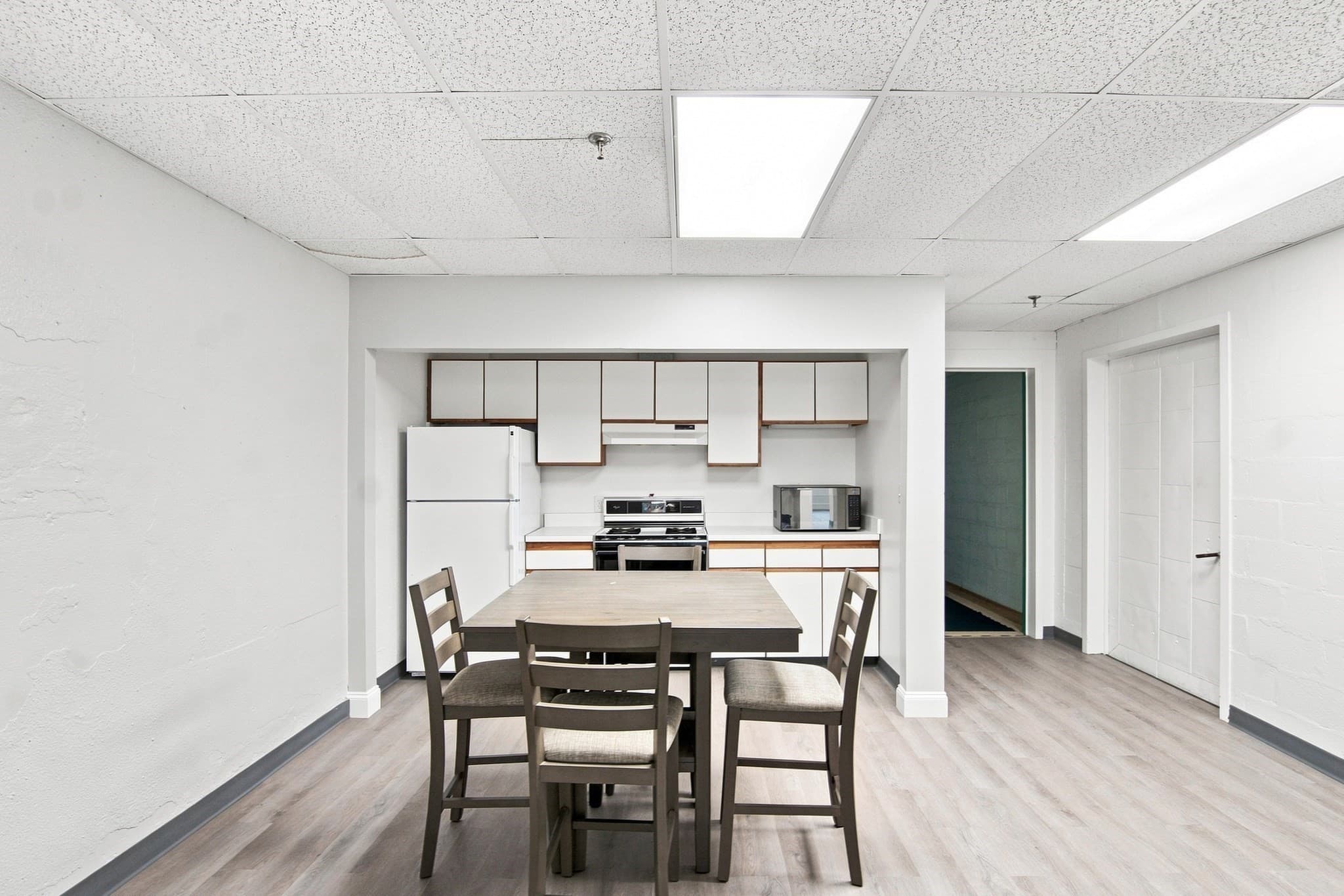 Condominium at 26 School St # 204, Hull MA 02045, Hull, photo 35 of 36