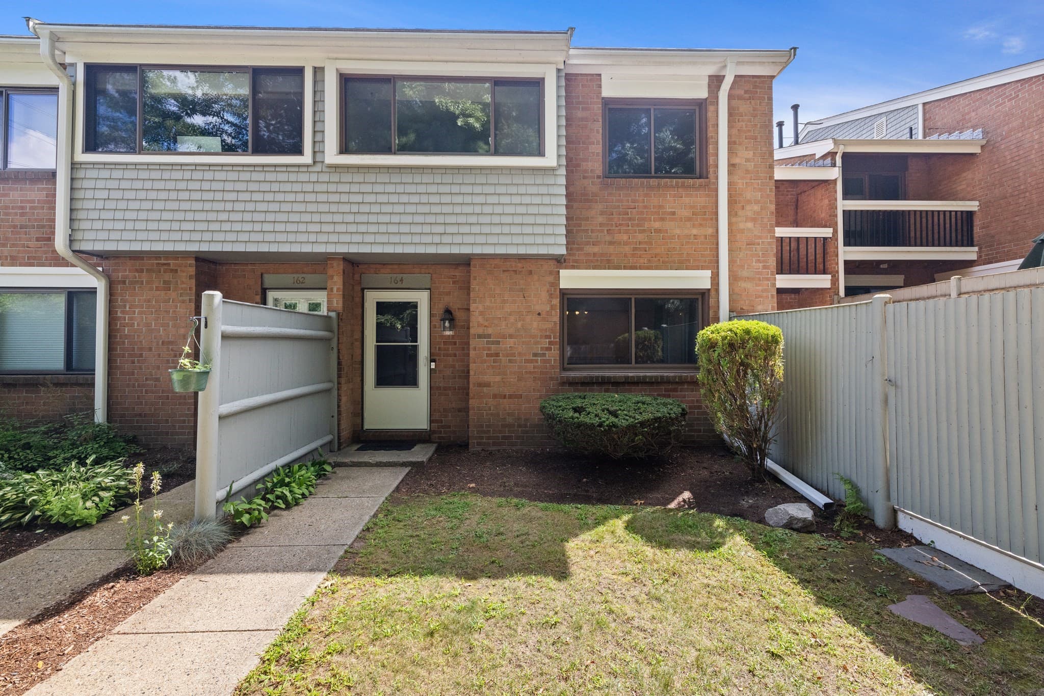 164 Greenbrook Dr # 164, Stoughton MA 02072
