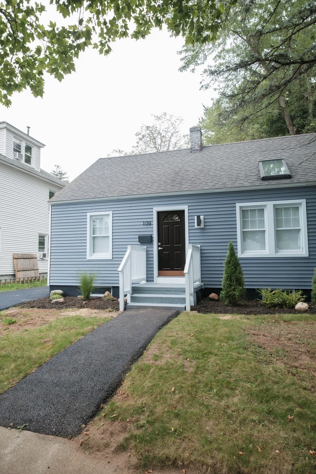 Single Family Residence at 109 Powell Ave, Springfield MA 01118, Springfield, photo 3 of 33