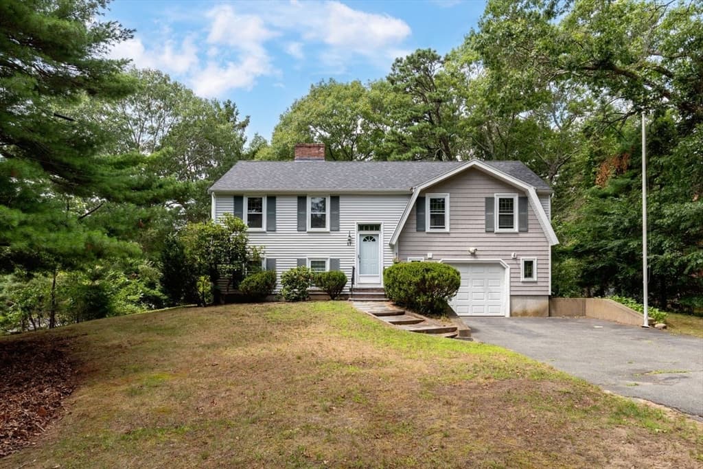 17 West Pond Road, Plymouth MA 02360