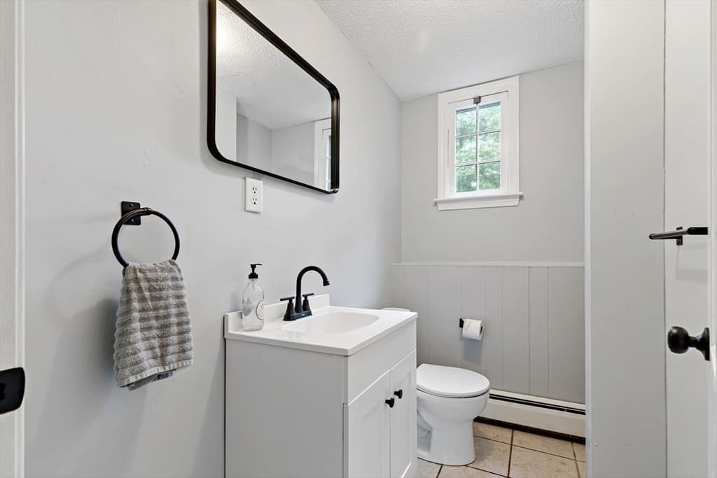 Single Family Residence at 17 West Pond Road, Plymouth MA 02360, photo 18 of 25