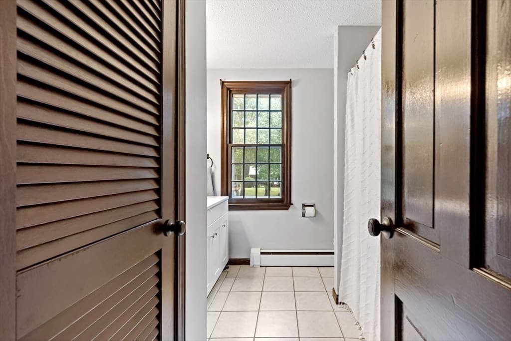 Single Family Residence at 17 West Pond Road, Plymouth MA 02360, photo 11 of 25