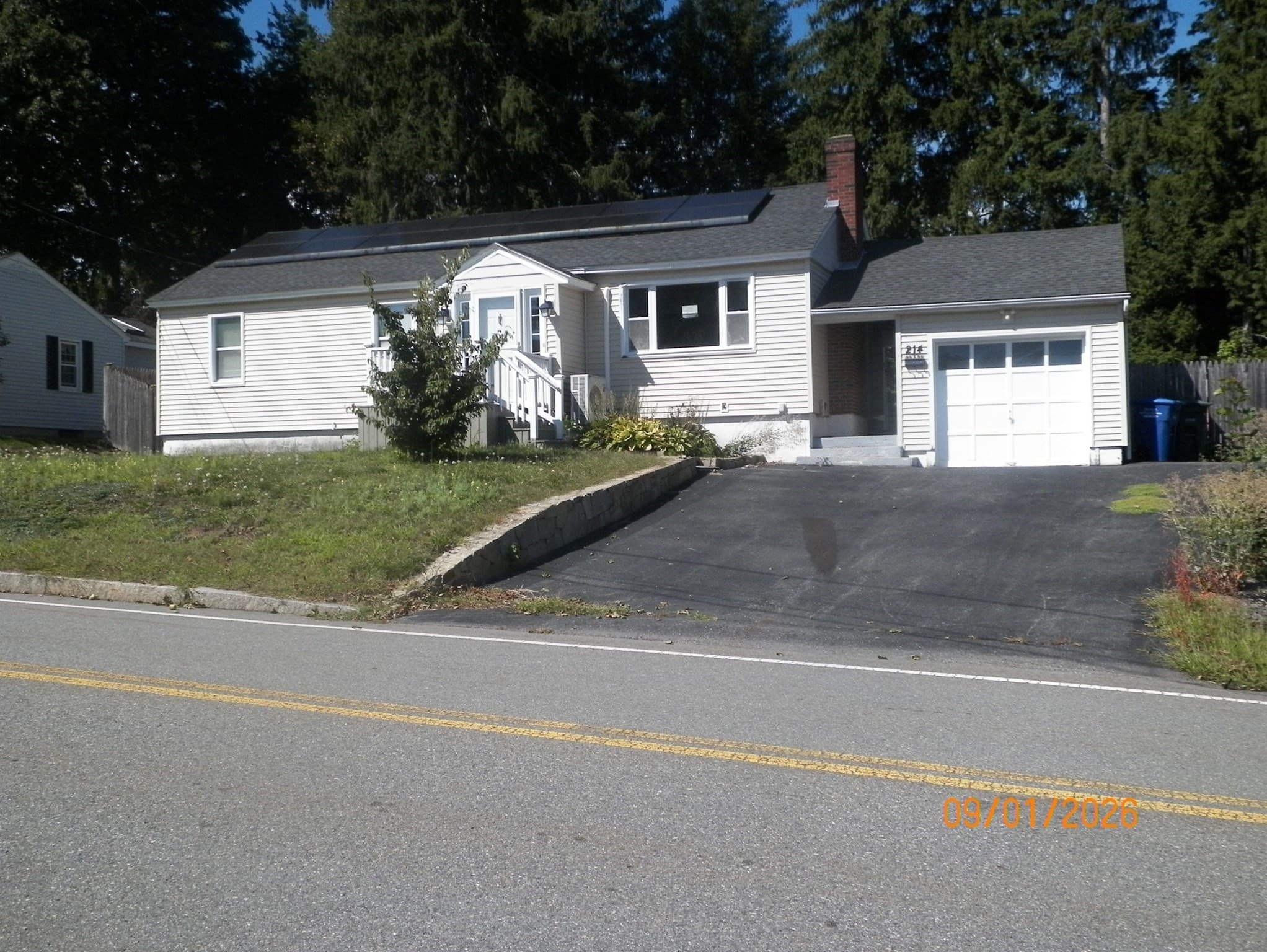 214 Grove Ave, Leominster MA 01453