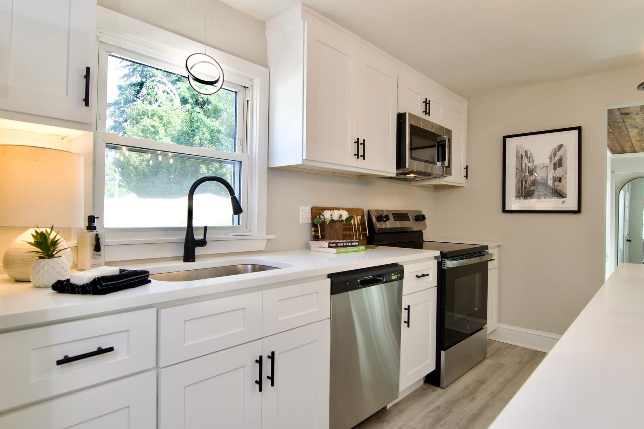 Single Family Residence at 137 Cloran St, Springfield MA 01109, Springfield, photo 12 of 35