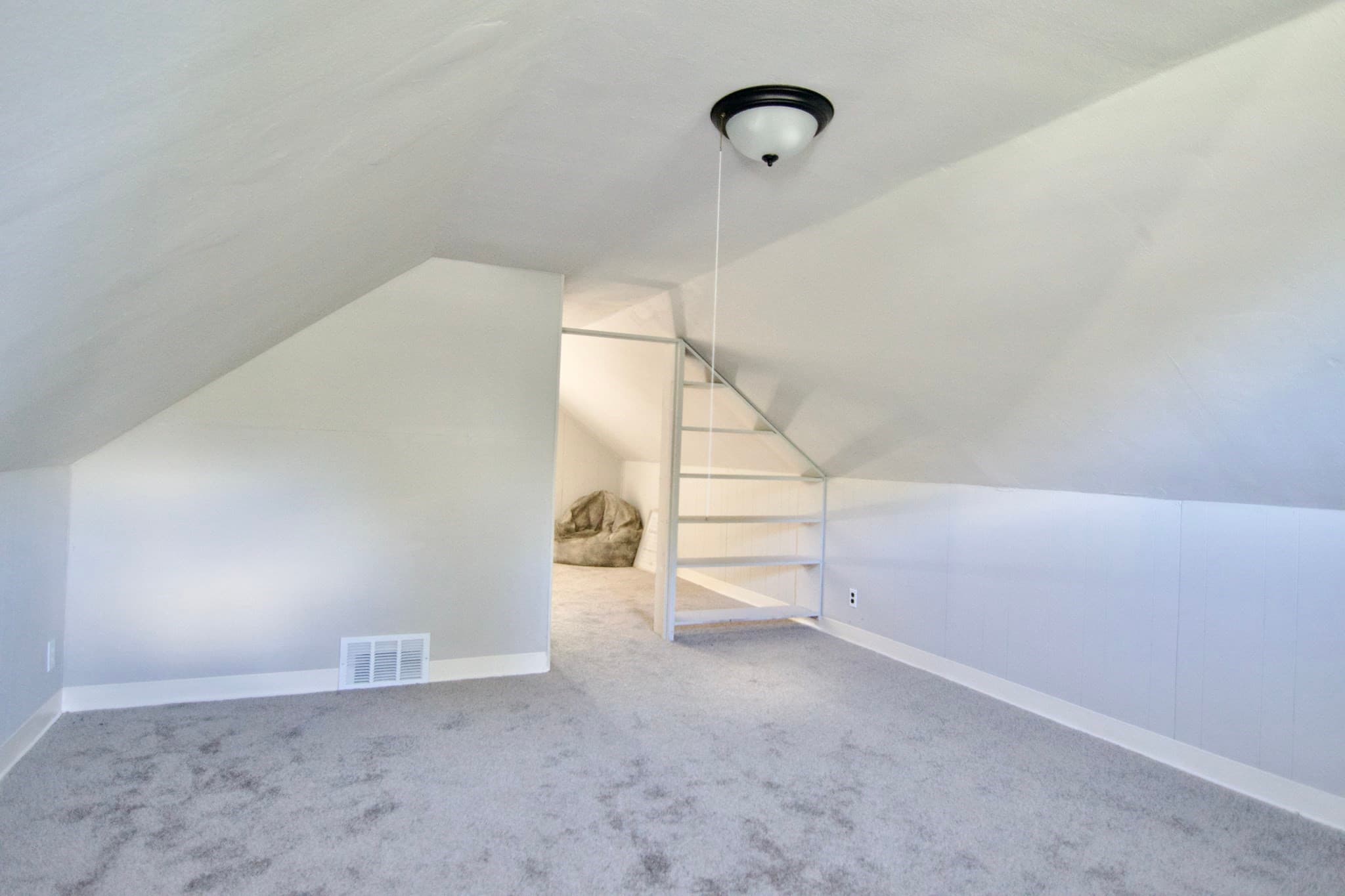 Single Family Residence at 137 Cloran St, Springfield MA 01109, Springfield, photo 32 of 35