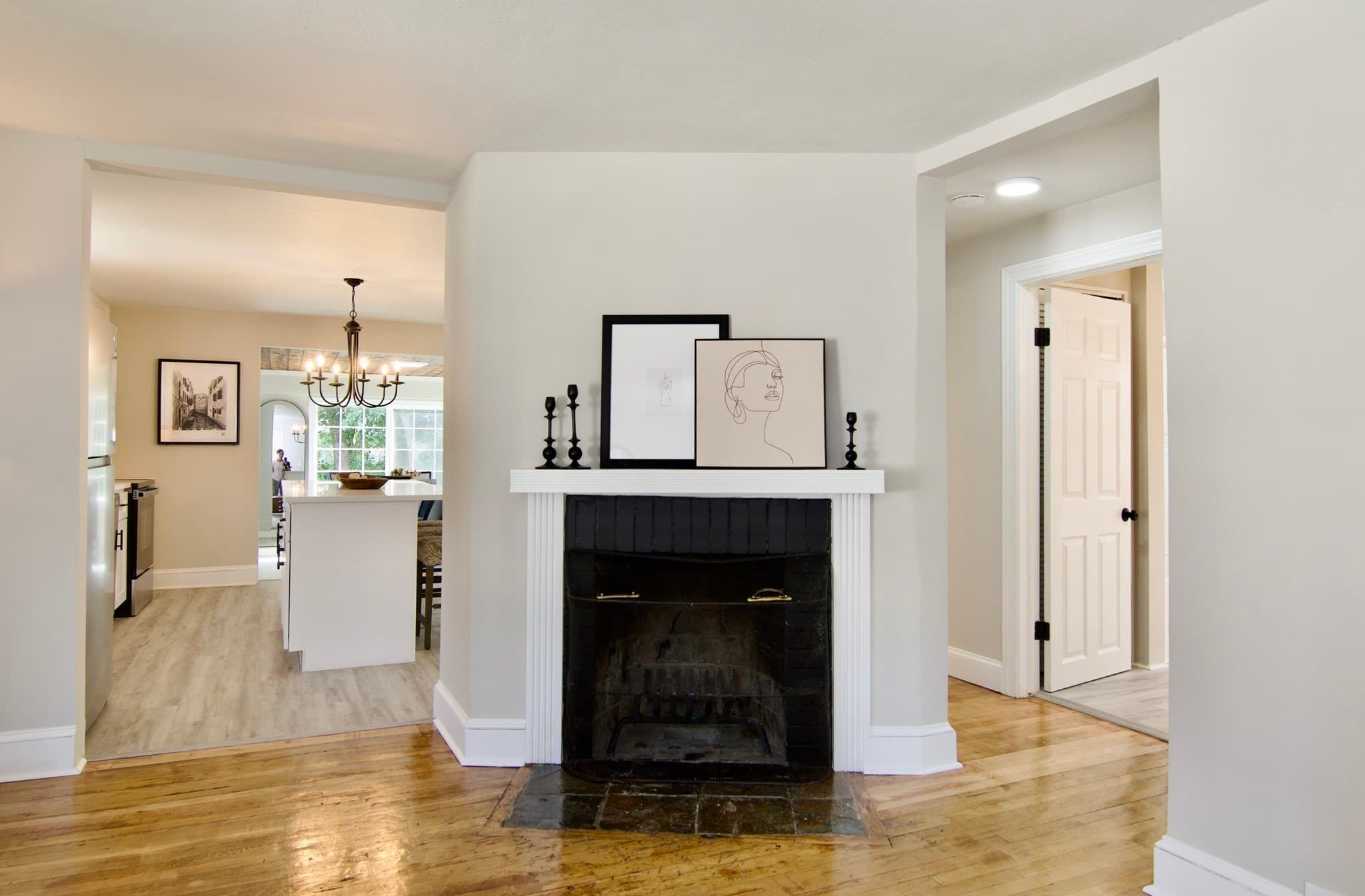Single Family Residence at 137 Cloran St, Springfield MA 01109, Springfield, photo 5 of 35