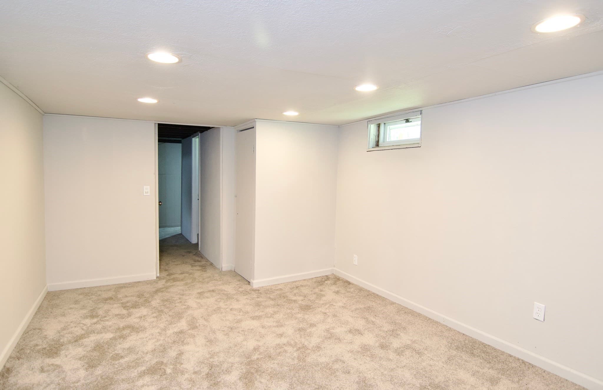 Single Family Residence at 137 Cloran St, Springfield MA 01109, Springfield, photo 34 of 35