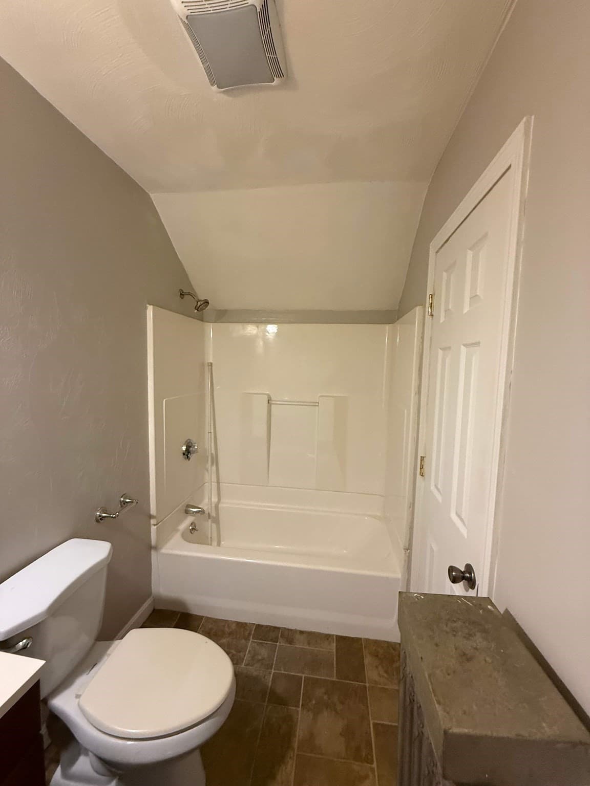 5-9 Family at 54-56 Mechanic St, Leominster MA 01453, Leominster, photo 12 of 37