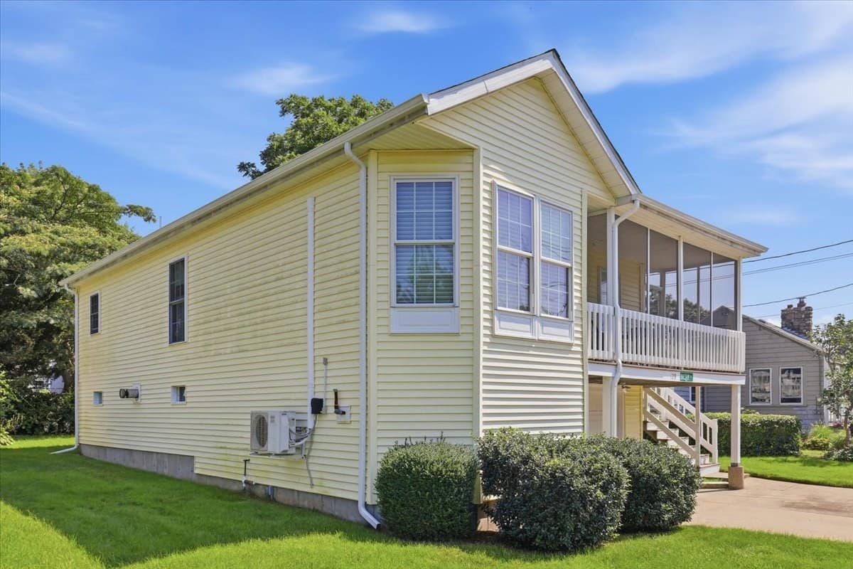 Single Family Residence at 129 Balsam St, Fairhaven MA 02719, Fairhaven, photo 6 of 36