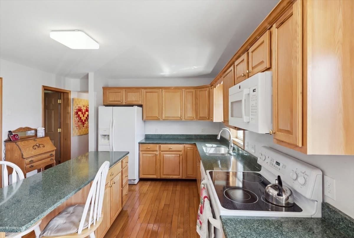 Single Family Residence at 129 Balsam St, Fairhaven MA 02719, Fairhaven, photo 12 of 36