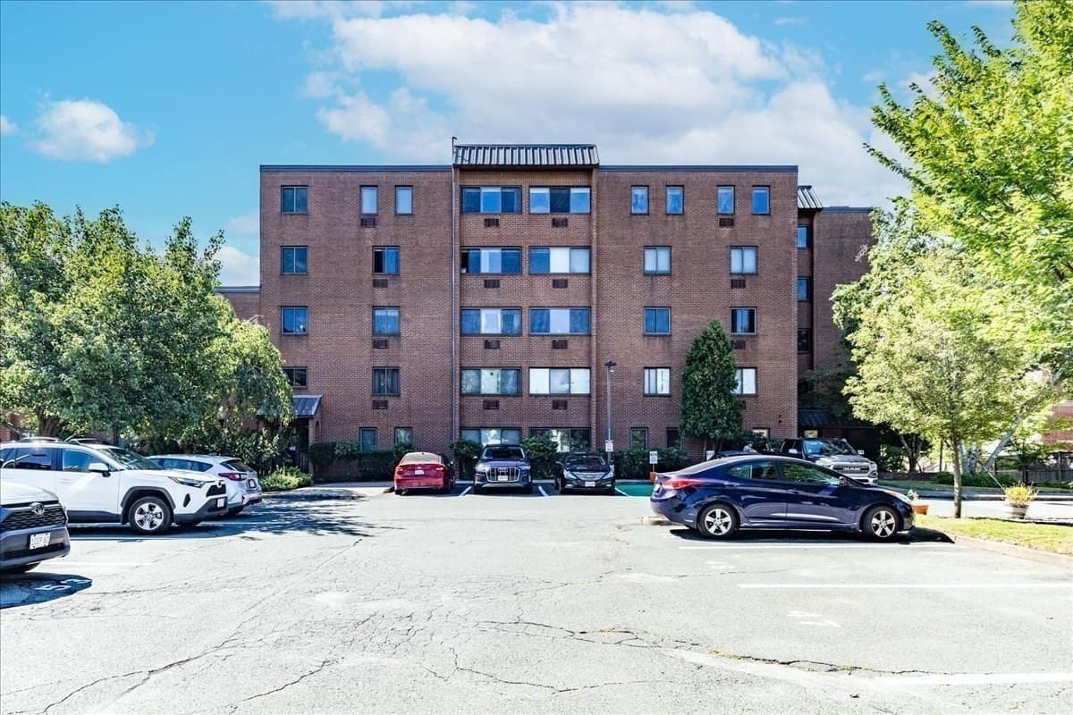 Condominium at 10 Norman Street # 502, Salem MA 01970, Salem, photo 36 of 38