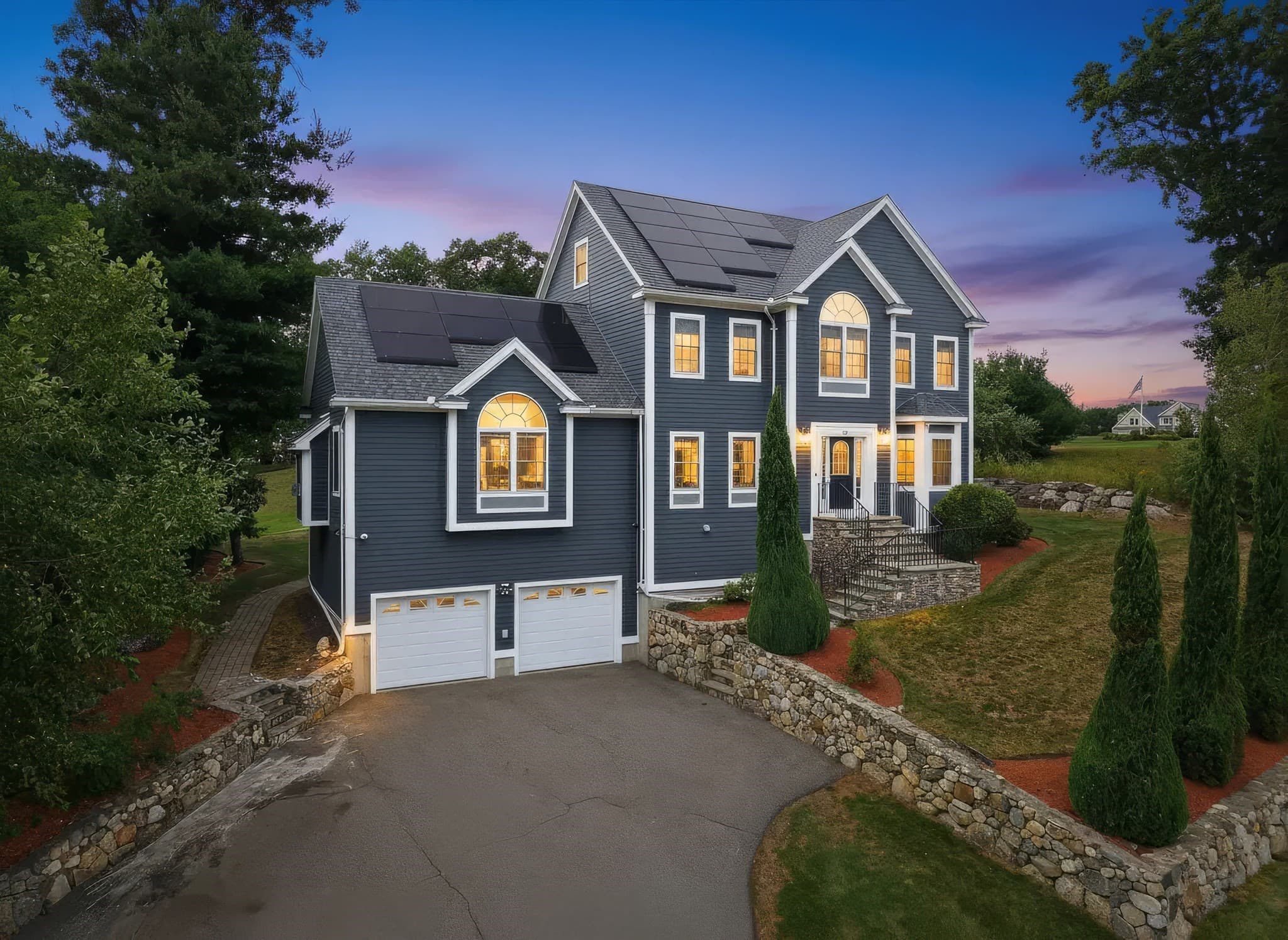 52 Regency Dr, Dracut MA 01826
