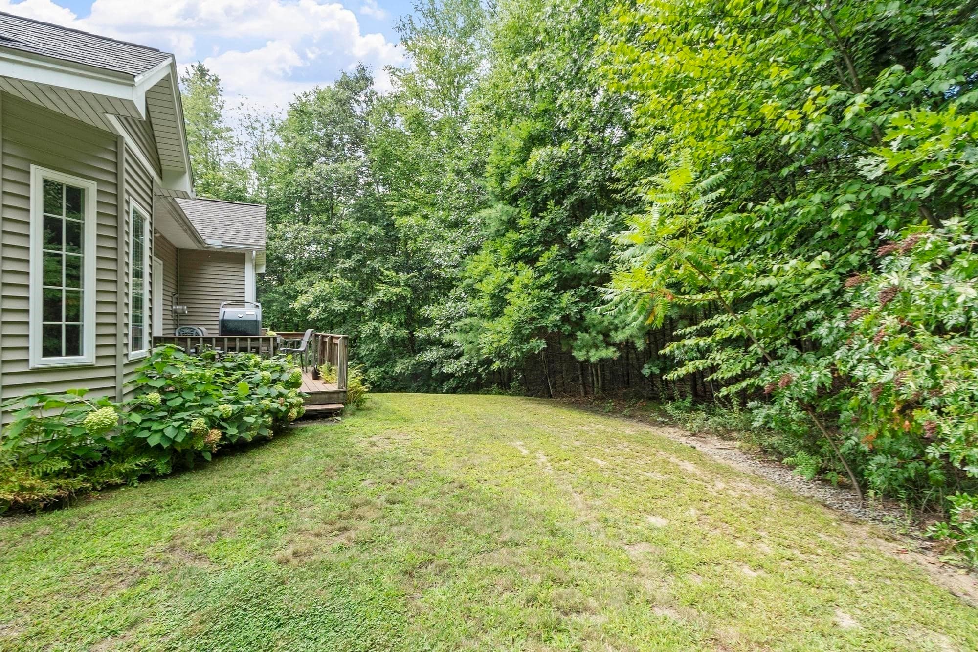 Single Family Residence at 6 Pheasant Hill Ln, Sterling MA 01564, Sterling, photo 39 of 42