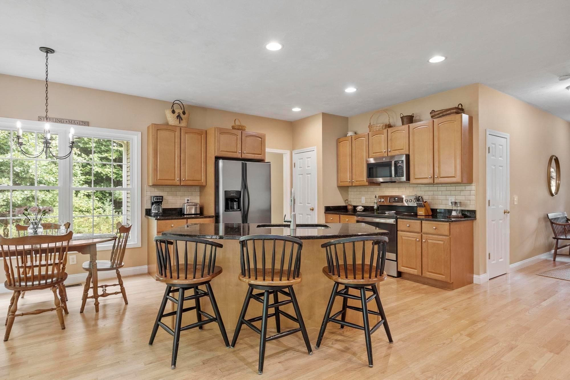 Single Family Residence at 6 Pheasant Hill Ln, Sterling MA 01564, Sterling, photo 8 of 42