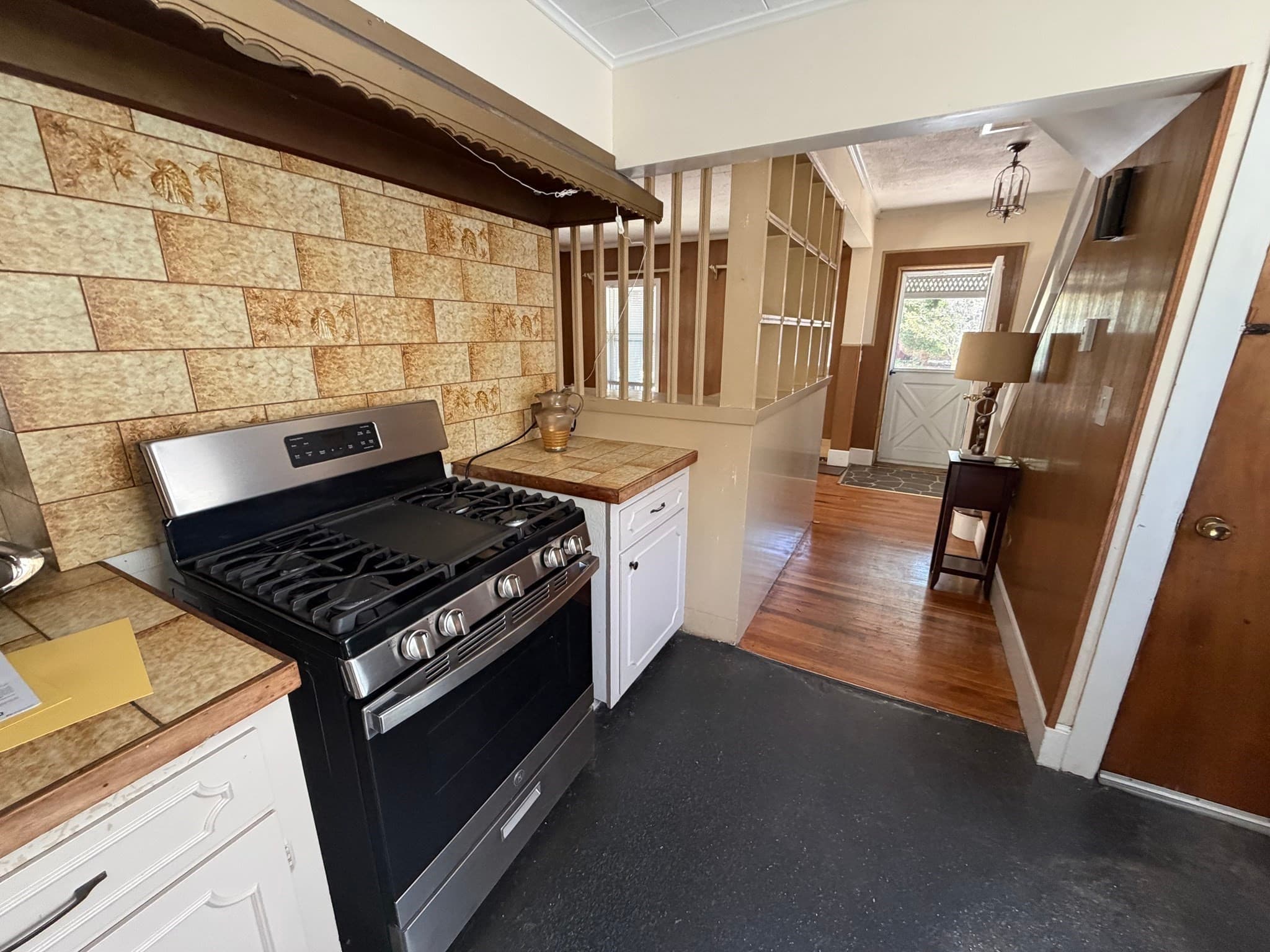 Single Family Residence at 143 Bell Rock, Everett MA 02149, Everett, photo 10 of 25
