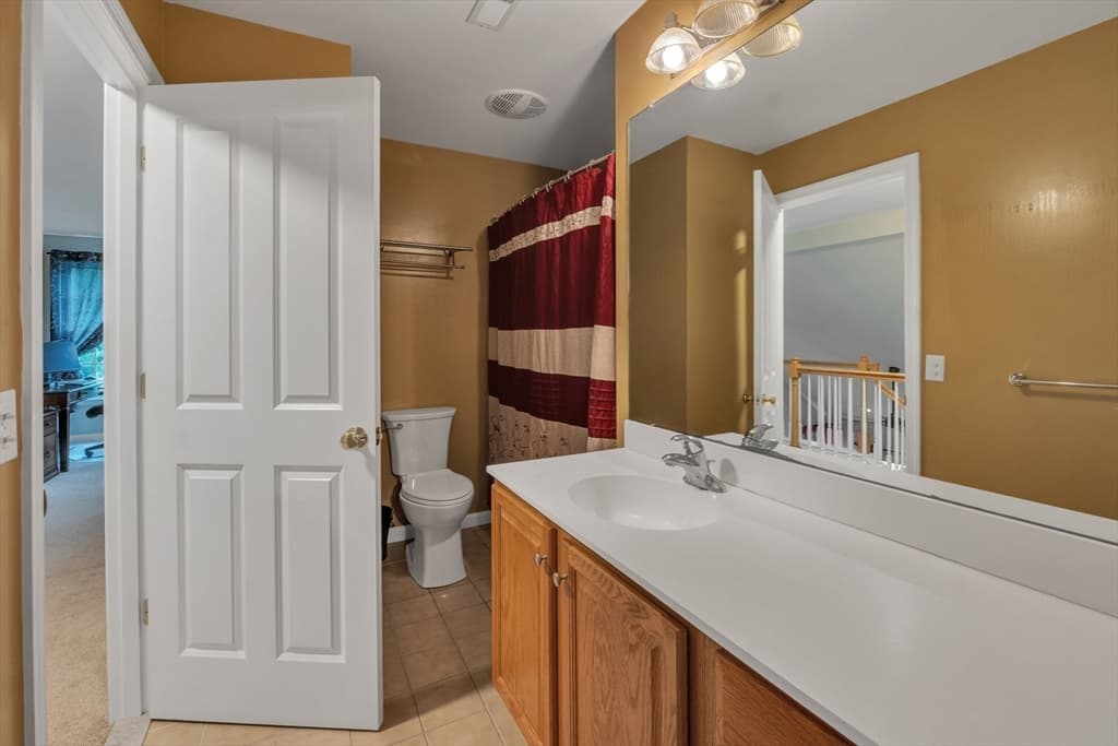 Condominium at 16 Linkside Ct # 16, Northbridge MA 01534, Northbridge, photo 32 of 38