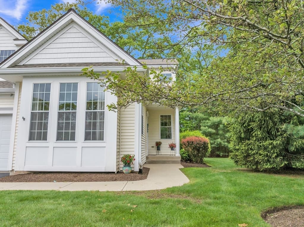 Condominium at 16 Linkside Ct # 16, Northbridge MA 01534, Northbridge, photo 4 of 38