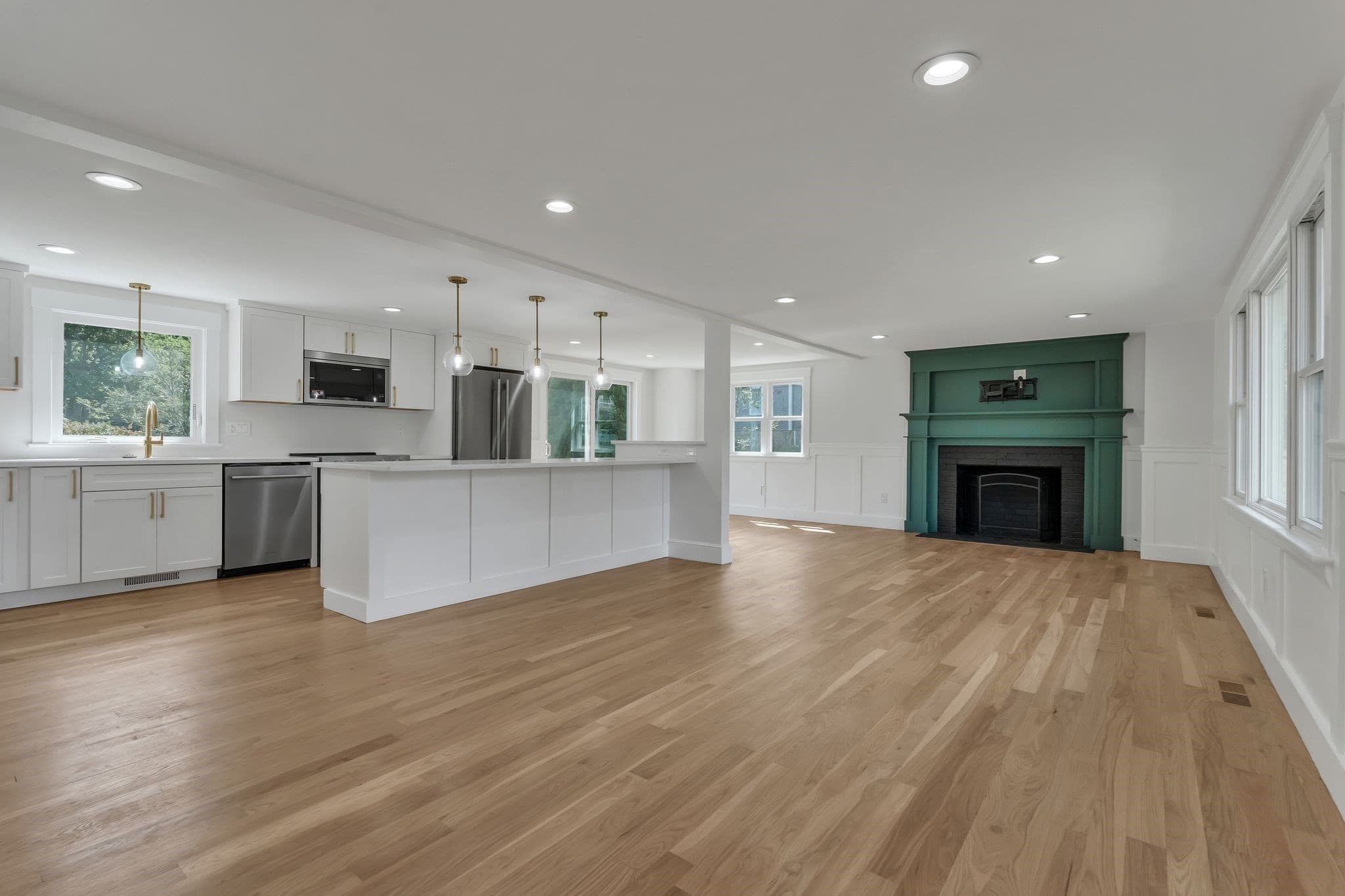 Single Family Residence at 10 Briggs Ln, Marion MA 02738, Marion, photo 3 of 42