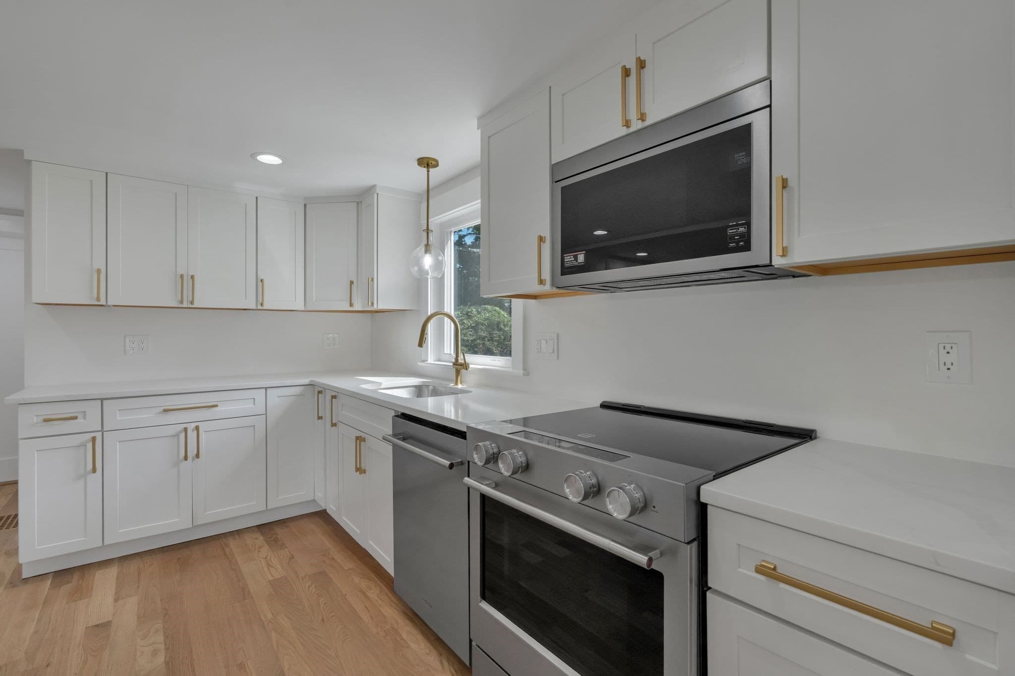Single Family Residence at 10 Briggs Ln, Marion MA 02738, Marion, photo 8 of 42