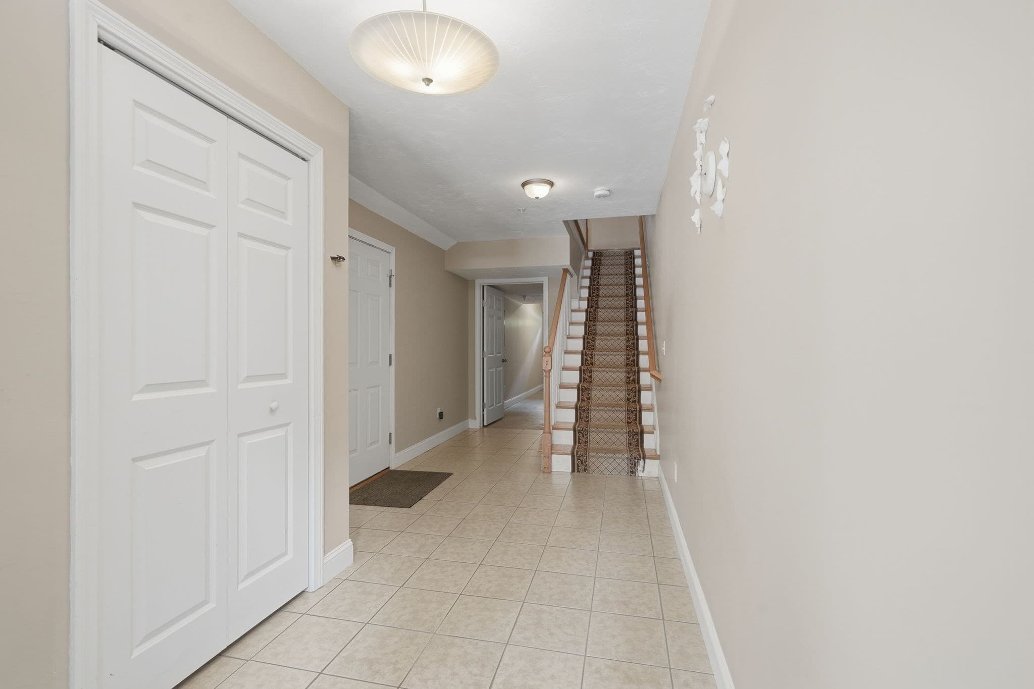 Condominium at 74 West St # 13, Attleboro MA 02703, Attleboro, photo 4 of 42