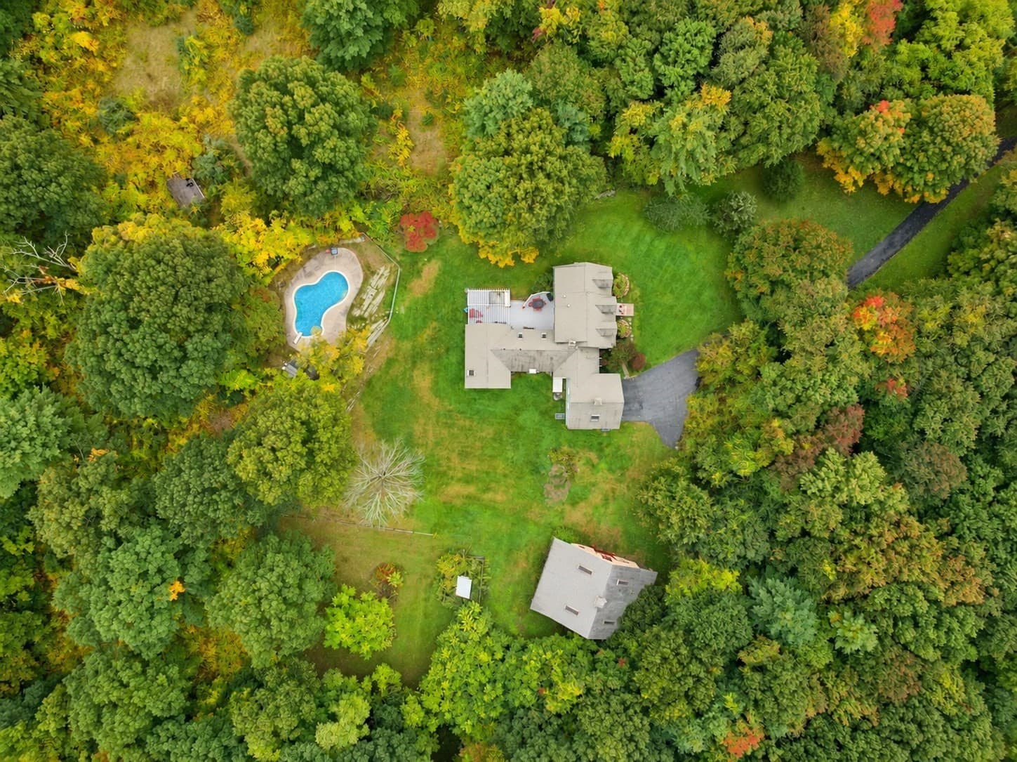 Single Family Residence at 52 Moore Ln, Northborough MA 01532, Northborough, photo 2 of 41