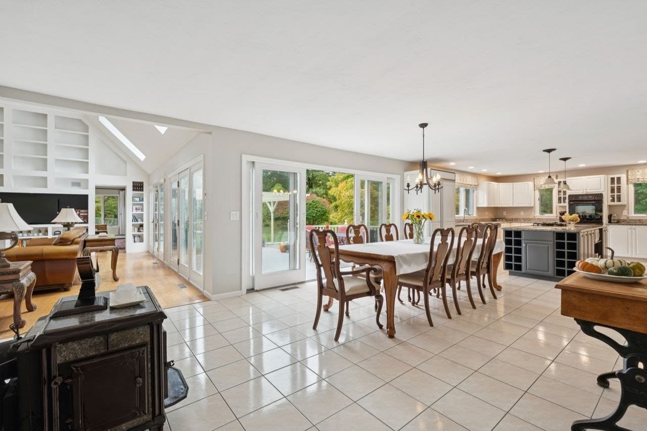 Single Family Residence at 52 Moore Ln, Northborough MA 01532, Northborough, photo 7 of 41