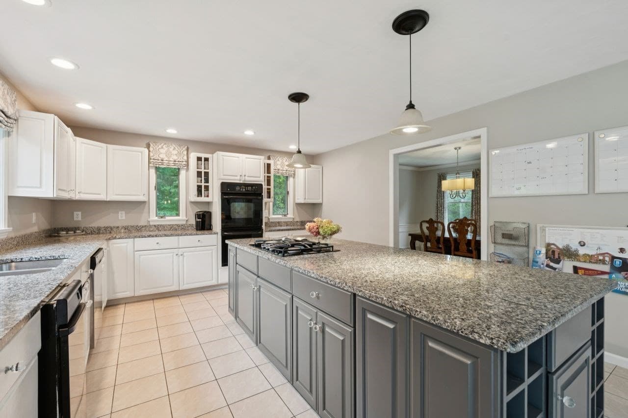 Single Family Residence at 52 Moore Ln, Northborough MA 01532, Northborough, photo 5 of 41