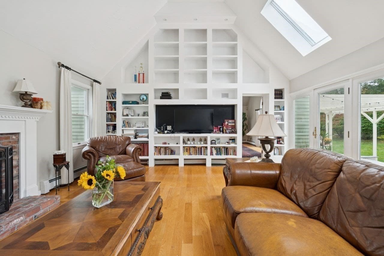 Single Family Residence at 52 Moore Ln, Northborough MA 01532, Northborough, photo 11 of 41