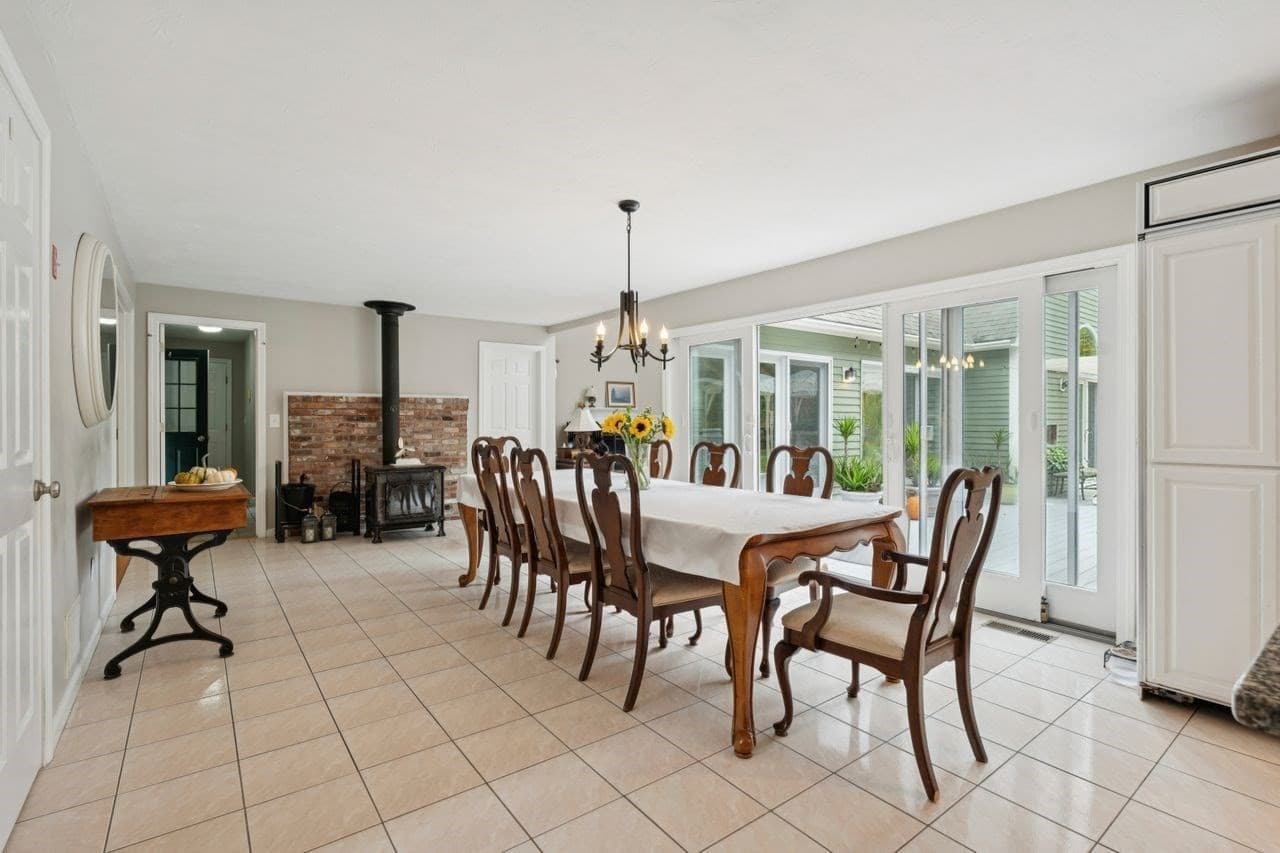 Single Family Residence at 52 Moore Ln, Northborough MA 01532, Northborough, photo 8 of 41