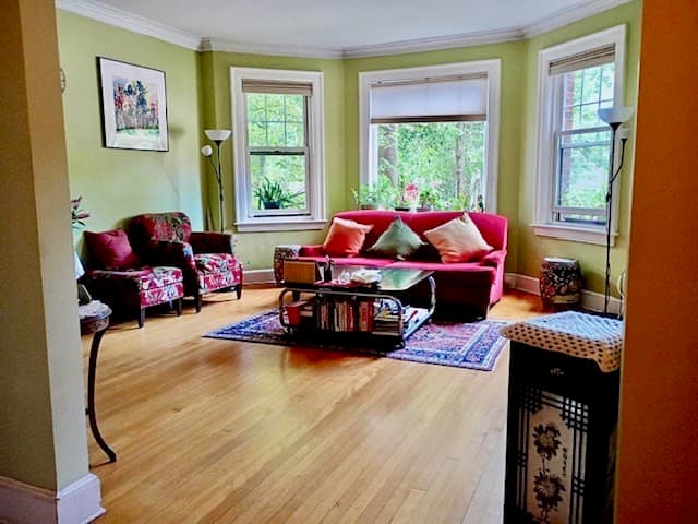 Condominium at 115 Freeman St # 1, Brookline MA 02446, Brookline, photo 2 of 14