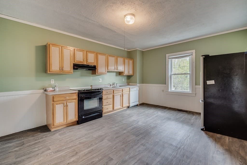 2 Family - 2 Units Side by Side at 4041-4043 Church Street, Palmer MA 01079, Palmer, photo 34 of 41