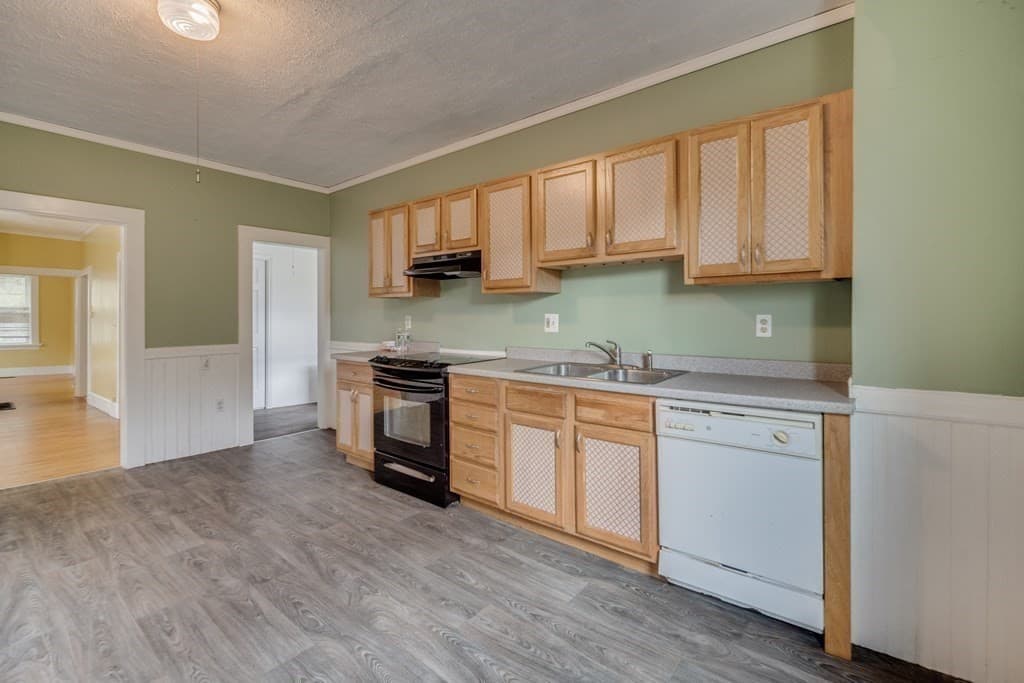 2 Family - 2 Units Side by Side at 4041-4043 Church Street, Palmer MA 01079, Palmer, photo 33 of 41